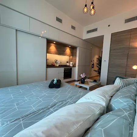Warm Cozy Partial Sea View Apt In Dubai Marina With Modern Gym & Pool, Steps To Jbr Beach, Marina Walk & Metro المظهر الخارجي الصورة