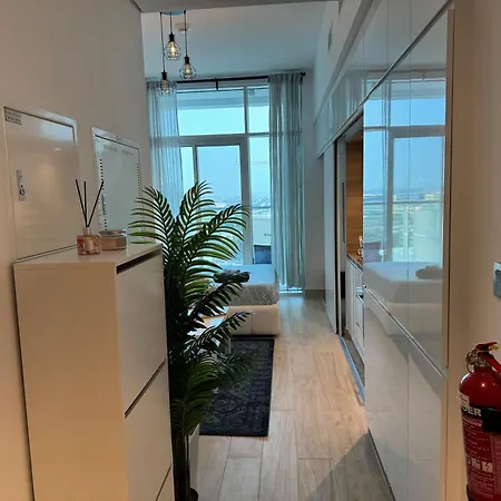 Warm Cozy Partial Sea View Apt In Dubai Marina With Modern Gym & Pool, Steps To Jbr Beach, Marina Walk & Metro المظهر الخارجي الصورة