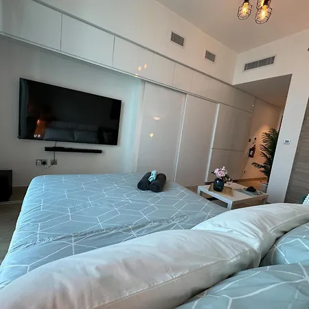 Warm Cozy Partial Sea View Apt In Dubai Marina With Modern Gym & Pool, Steps To Jbr Beach, Marina Walk & Metro المظهر الخارجي الصورة