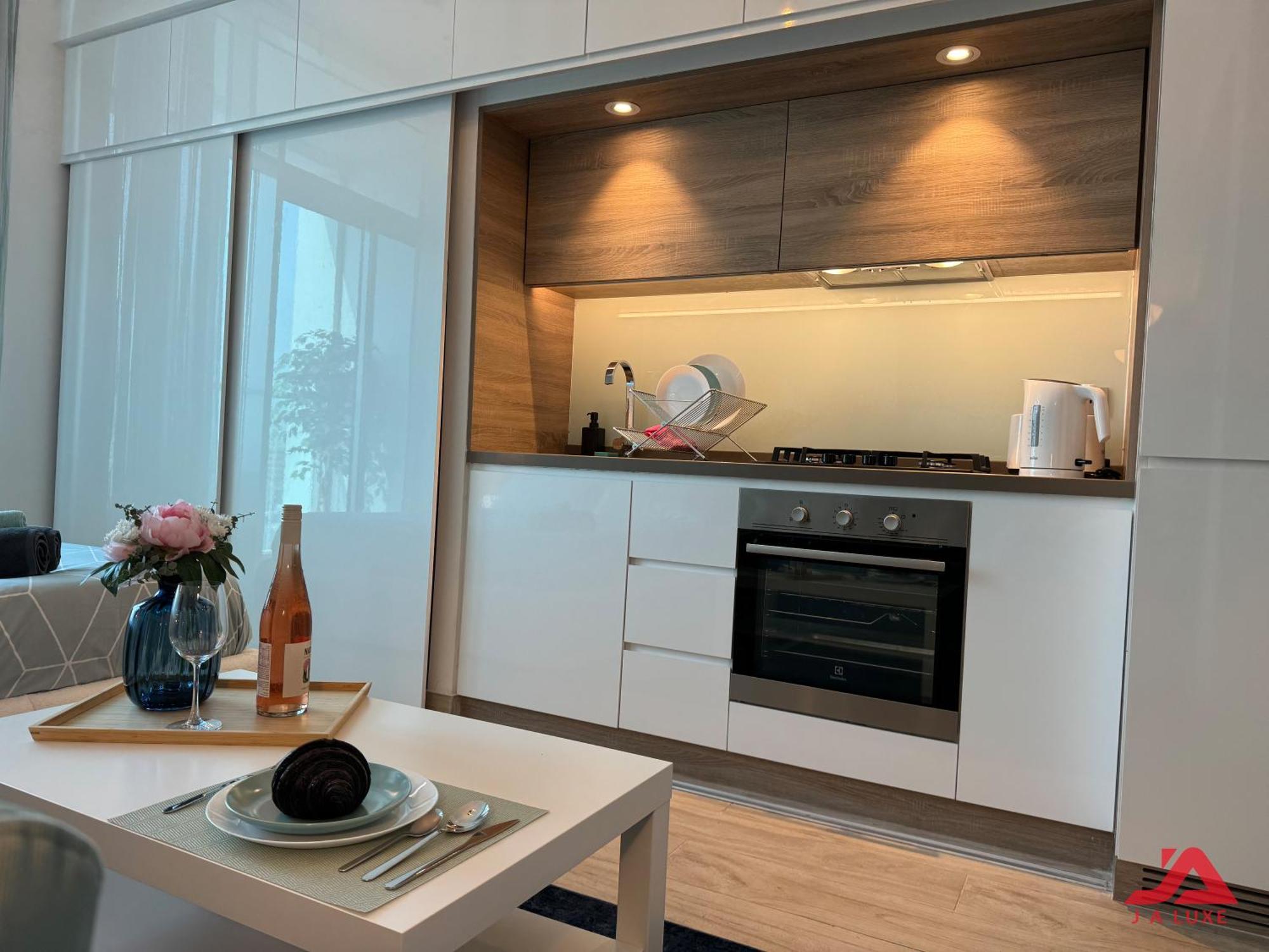 Warm Cozy Partial Sea View In Marina With Modern Gym & Pool, Steps To Jbr Beach, Marina Walk & Metro Appartement