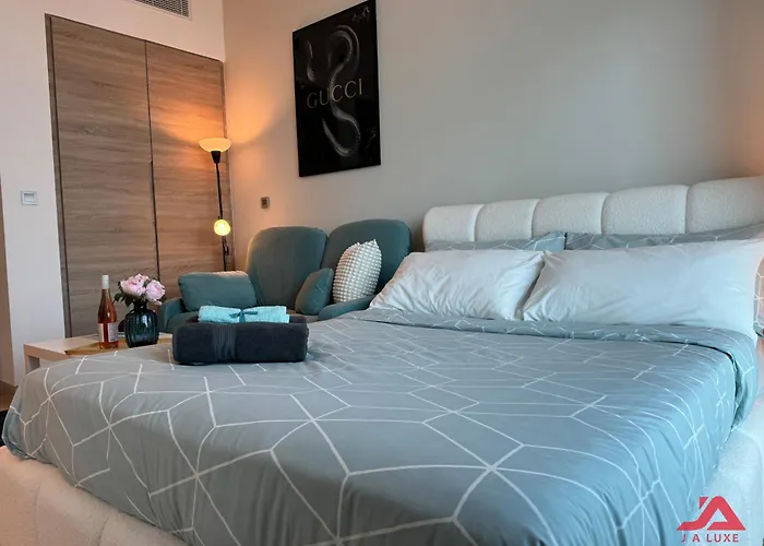 Warm Cozy Partial Sea View Apt In Dubai Marina With Modern Gym & Pool, Steps To Jbr Beach, Marina Walk & Metro