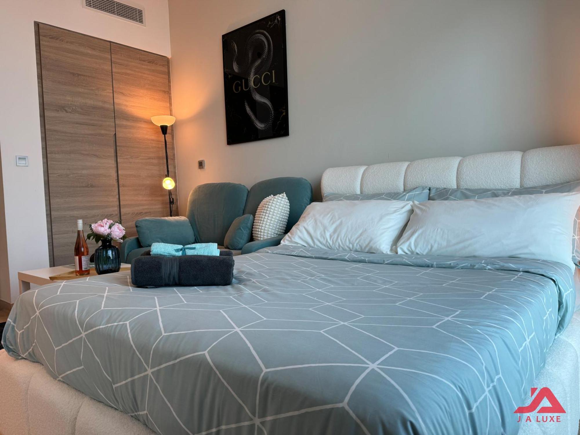 Warm Cozy Partial Sea View In Marina With Modern Gym & Pool, Steps To Jbr Beach, Marina Walk & Metro شقة *