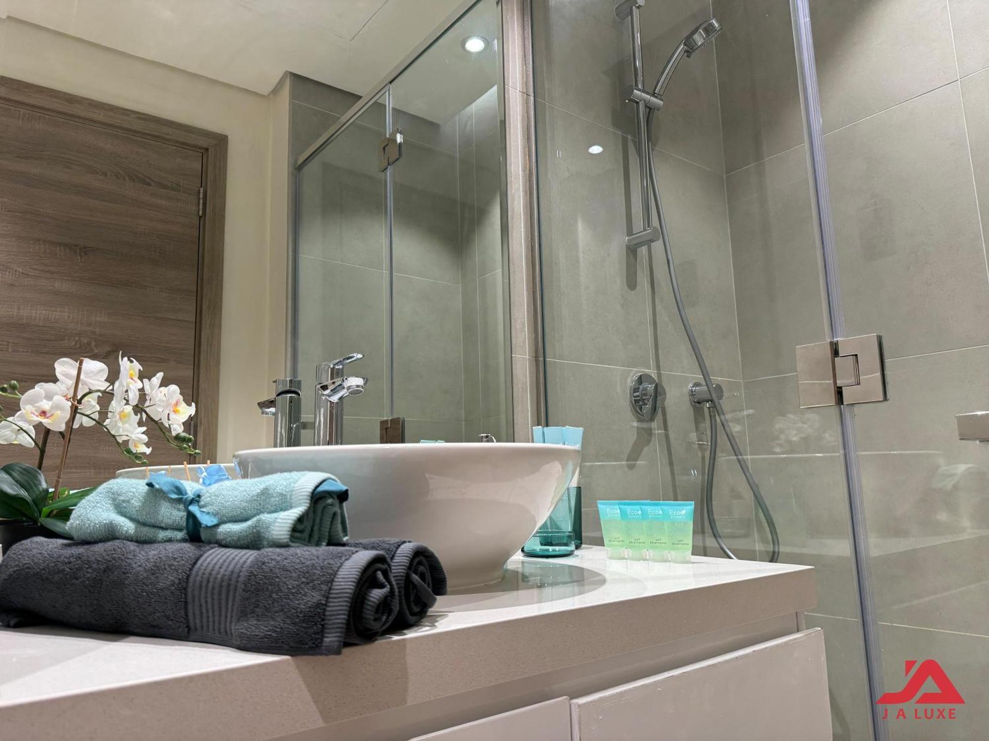 شقة Warm Cozy Partial Sea View In Marina With Modern Gym & Pool, Steps To Jbr Beach, Marina Walk & Metro *