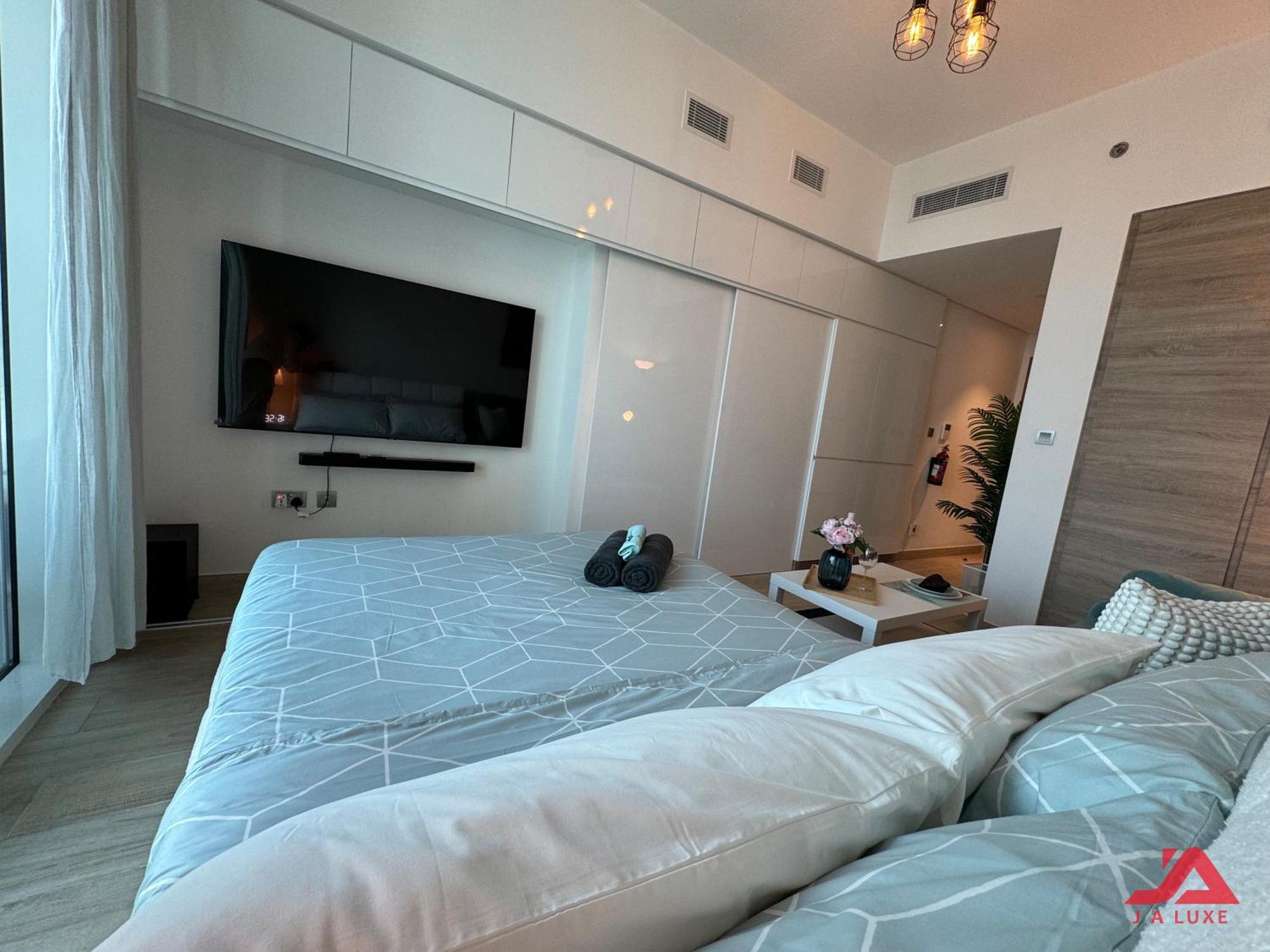 Warm Cozy Partial Sea View In Marina With Modern Gym & Pool, Steps To Jbr Beach, Marina Walk & Metro دبي