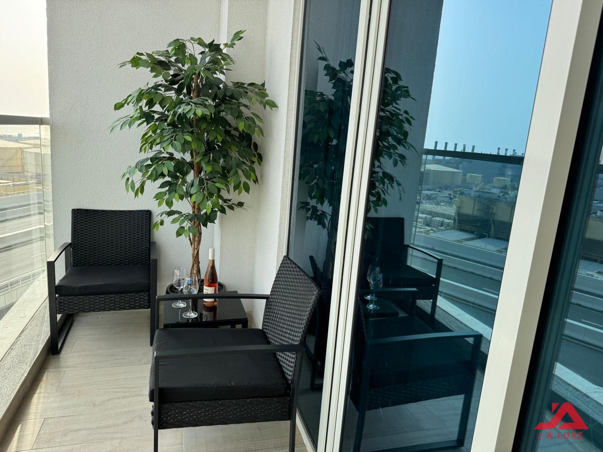 Warm Cozy Partial Sea View In Marina With Modern Gym & Pool, Steps To Jbr Beach, Marina Walk & Metro دبي